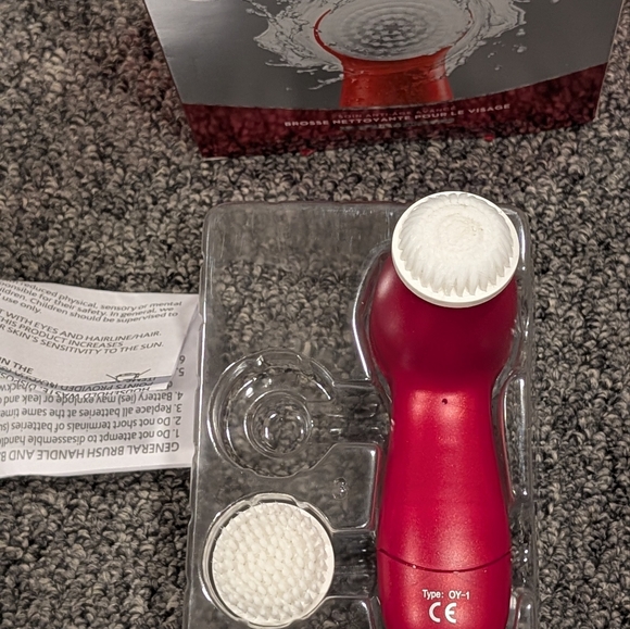 Olay Regenerist Advanced Anti Aging Facial Cleansing Brush NEW open box 2 brush - Picture 3 of 7